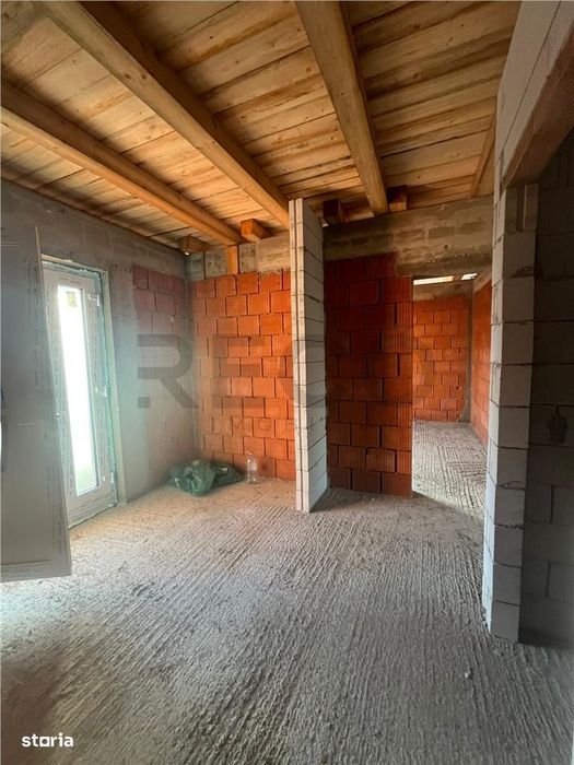 RECO Casa plan parter cu 3 dormitoare-la rosu- Paleu