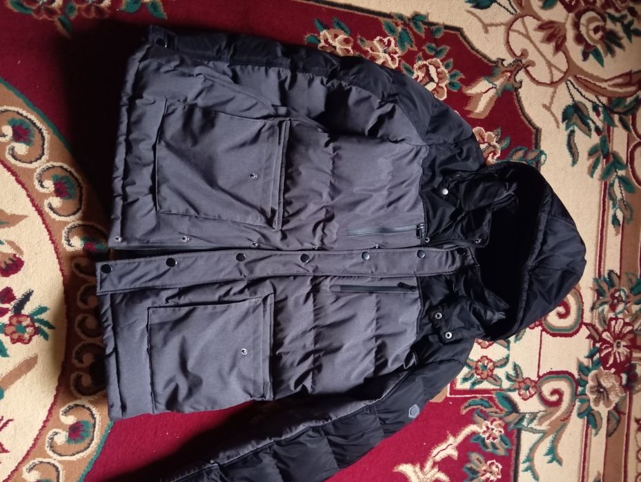 куртка сатылады качество жақсы 52размер екеуыде