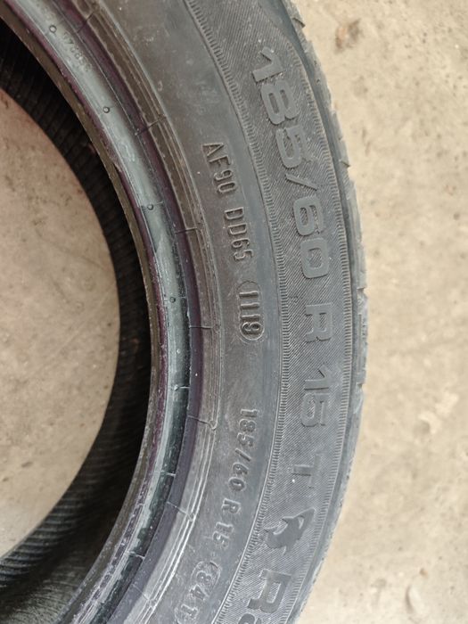 185/60/15 Uniroyal