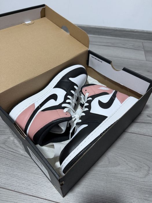 Air Jordan 1 Mid Rust Pink