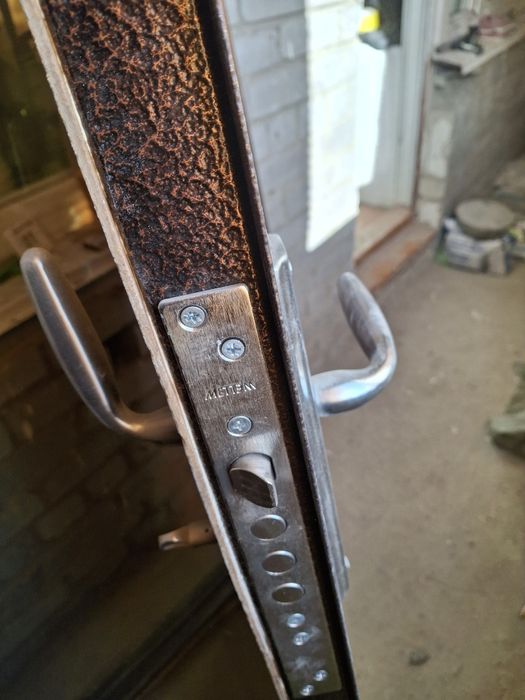 Продам Входную дверь