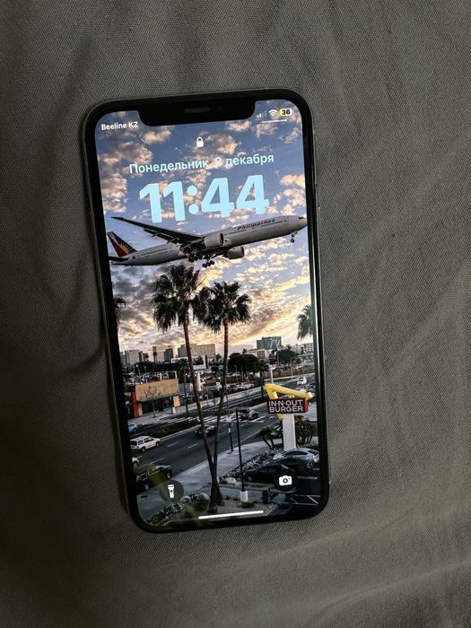 Продаю айфон 11 про