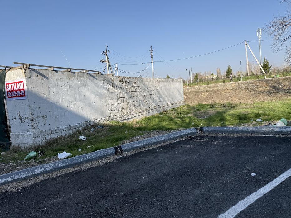 Noturar bino sotiladi 3 sotix Turargaxam otqasa boladi uyga