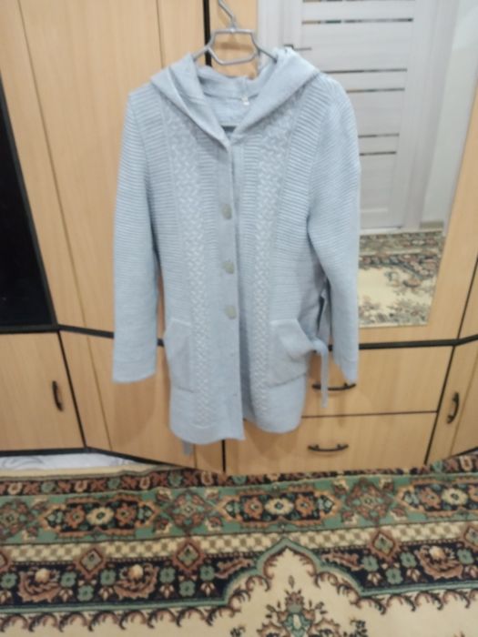 Продам кордиган женскии