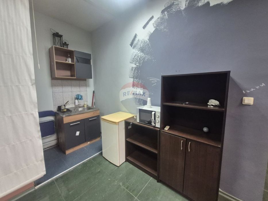 Офис под наем, района на Лятно Кино Тракия,гр.Варна,ДВ 4554