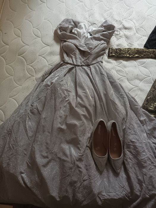 Продам платья не дорого