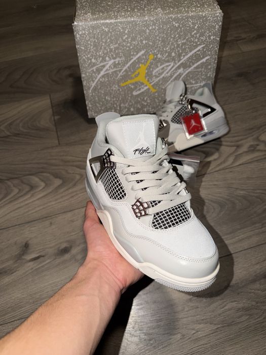 Jordan 4 Frozen