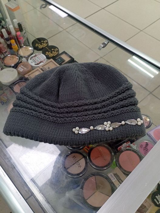 Продам шапку женскую