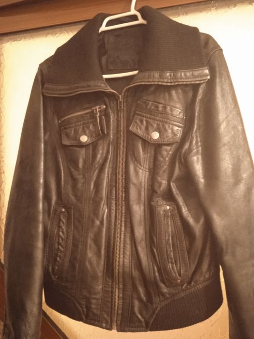 Jachetă de piele naturală.95lei
