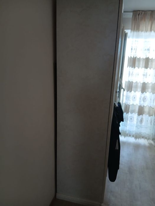 Продам шкаф светлого цвета
