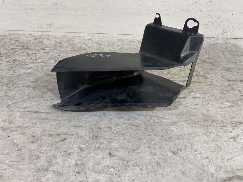 Deflector aer, hota aer, Skoda Superb 3 , 2015, 2016, 2017, 2018, 2019, 2020, 2021, 2022, cod origine OE  3V0121333