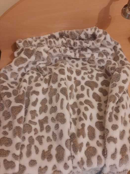 Продавам пижама/леопардова