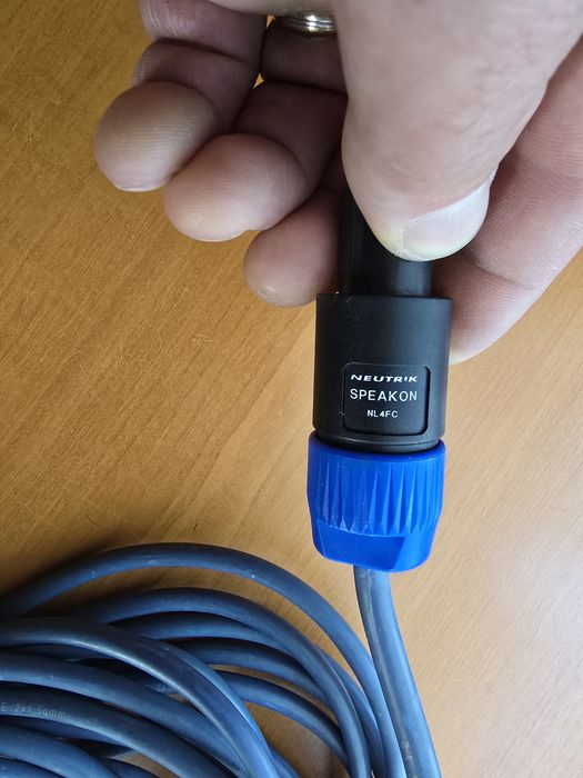 Cabluri DMX profesional Devine cu conectori Neutrik - 3 pini