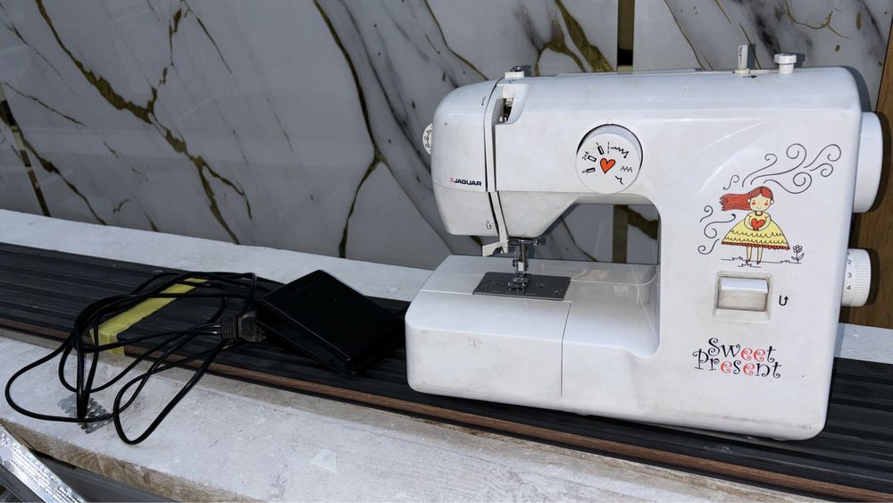 Швейная машина