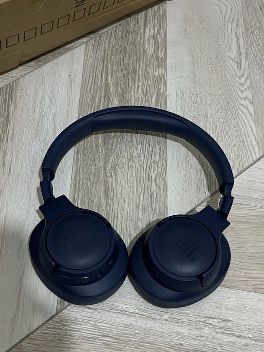 Продается наушник!