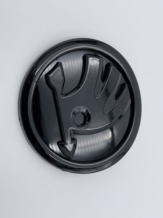 Emblema Skoda fata negru 90 mm
