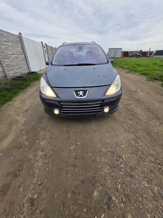 Dezmembrez Peugeot 307 2.0 hdi