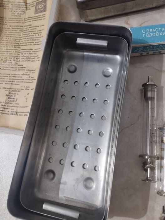 Стерилизаторы и шприцы стеклянные, недорого