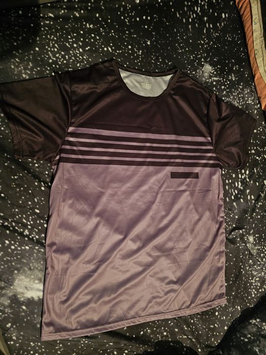 Продам новые футболки