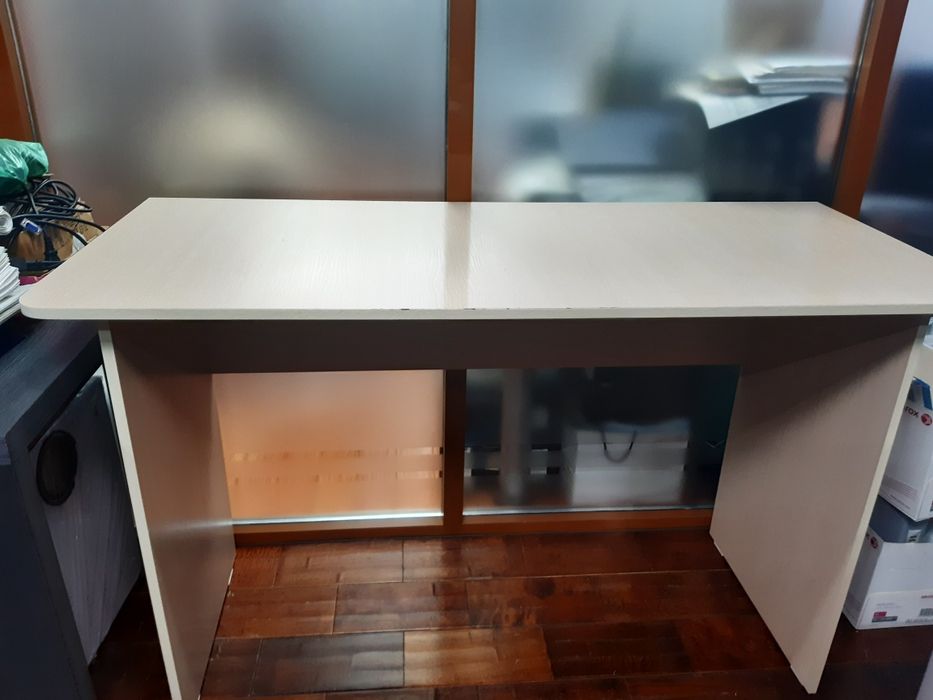 письменный стол, универсальный.