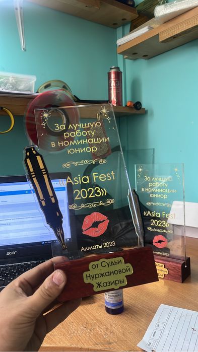 Статуэтка из стекла и акрила