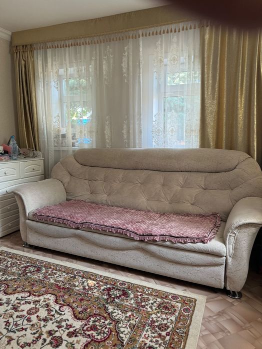 Продам диван с креслами