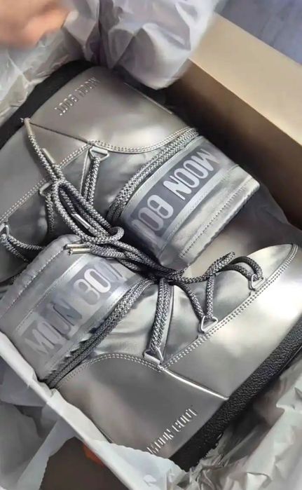 Moon boots noi argintii