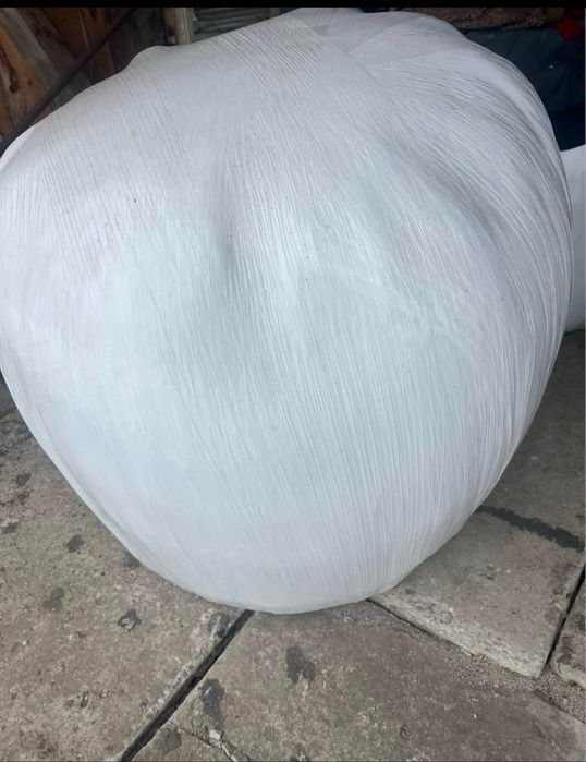 Baloti de otava rotund cu folie si baloti de otava