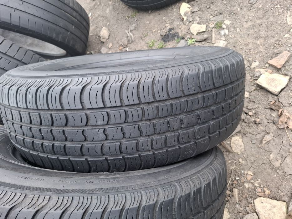 Vand 2 anvelope 215 70 15 bune fara defecte