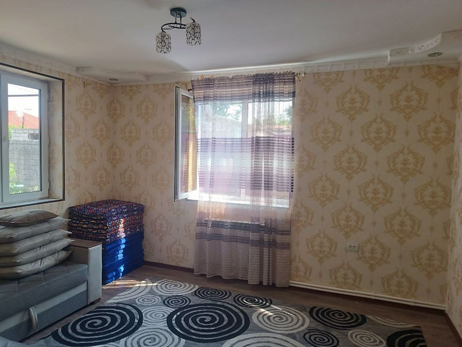 Ассалому алайкум.   Срочно ховли уй сотилади Октябр  бозор ёни