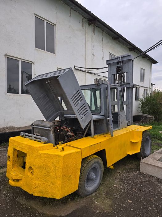 Погрузчик на базе ГАЗ52