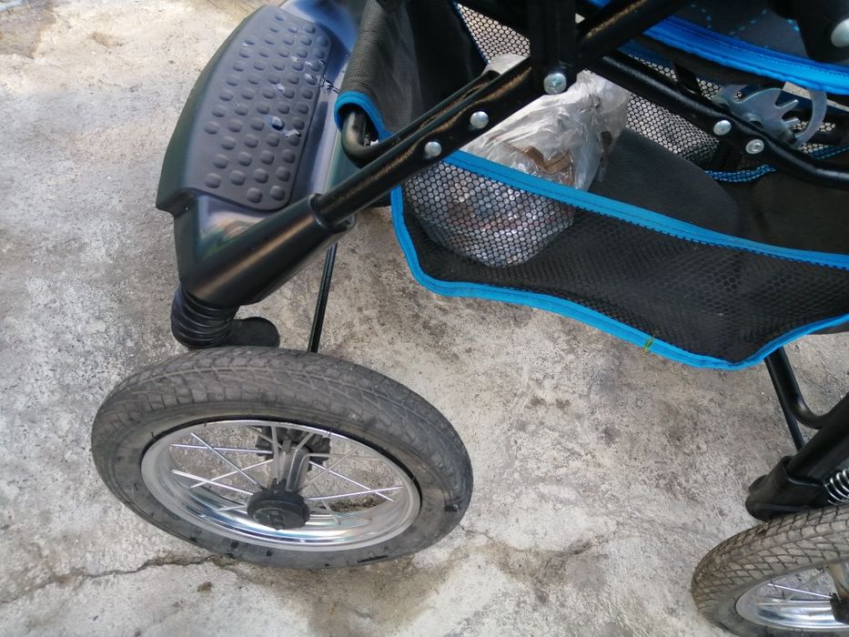 Срочно продам коляску 3в1