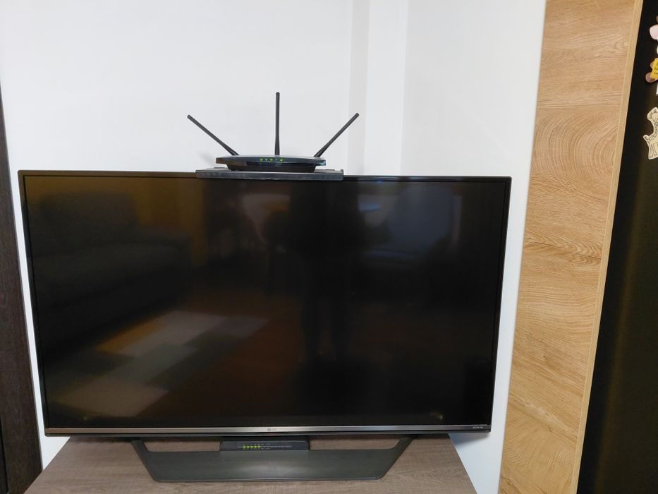 Телевизор LG 49 инча