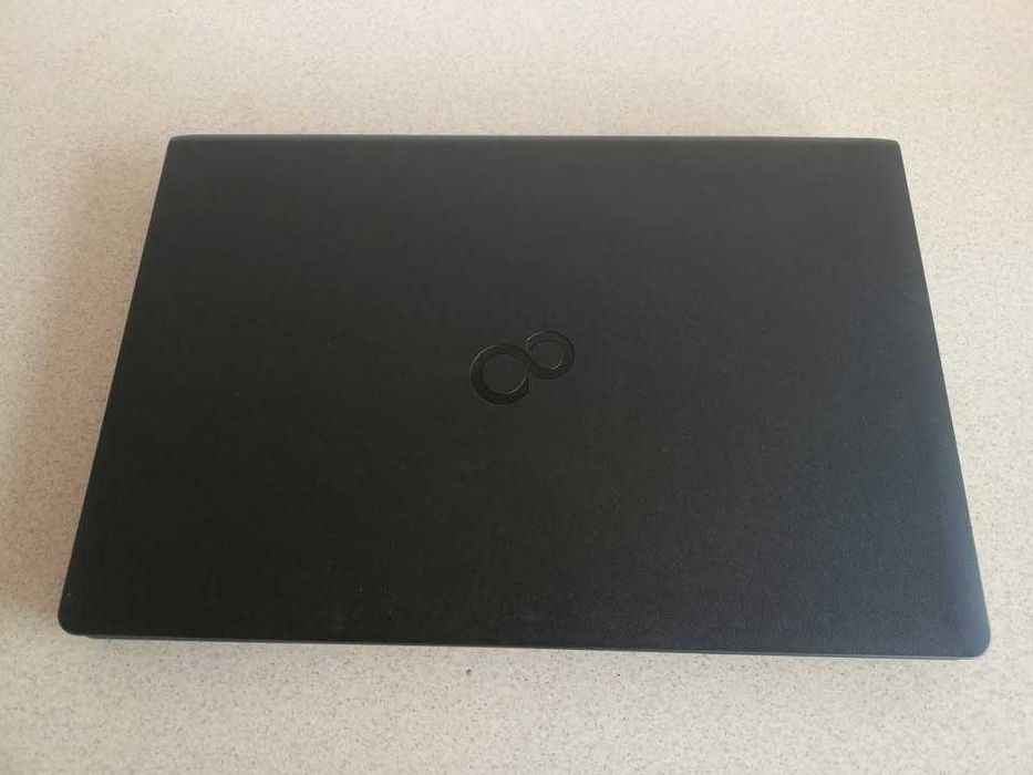 Laptop Fujitsu A557 display 15,6 FHd I5-7200u ram 8 ddr4 SSD 256g Baterie 2:30H