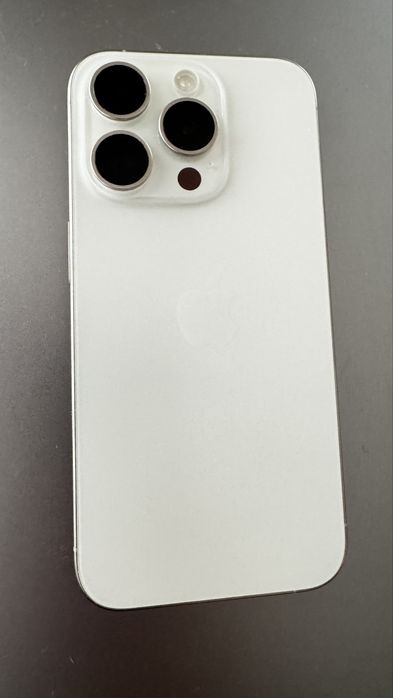 Продавам Iphone 15 pro