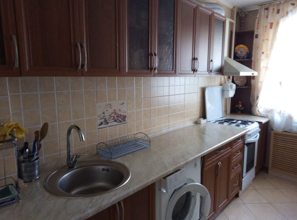 Сдам комнату девушке (р-н ТЦ Евразия)