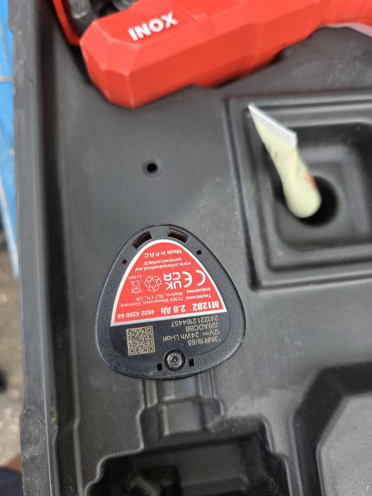 MILWAUKEE  M12 PCSS Резачка за стоманени тръби