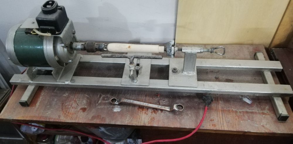 Продам токарный станок по дереву