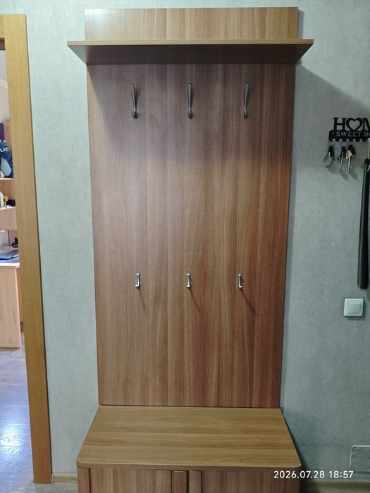 Вешалка в прихожую