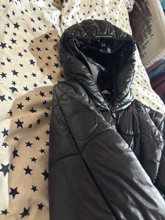 Moncler яке.Запазено