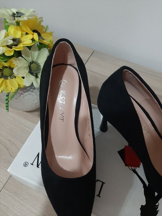 Pantofi dama stileto.