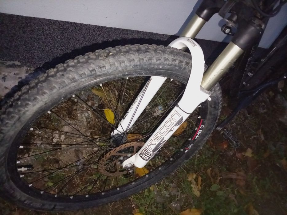 Vând ieftin bicicletă specialized