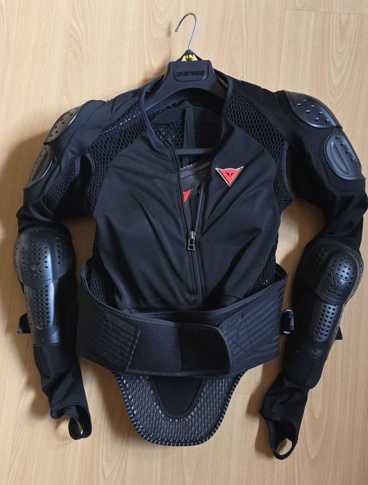 Женская мотозащита Dainese.