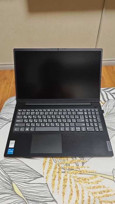 Ноутбук Levovo v15 G3. i3 1215U / RAM 12 GB / 1TB / FULL HD