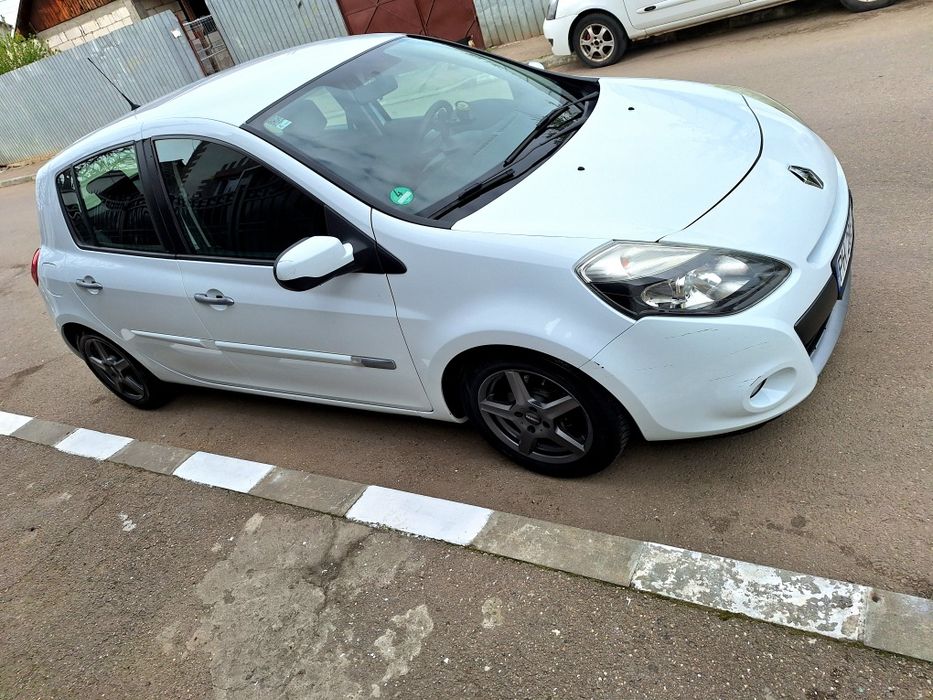 Urgent Vând renault clio 2010