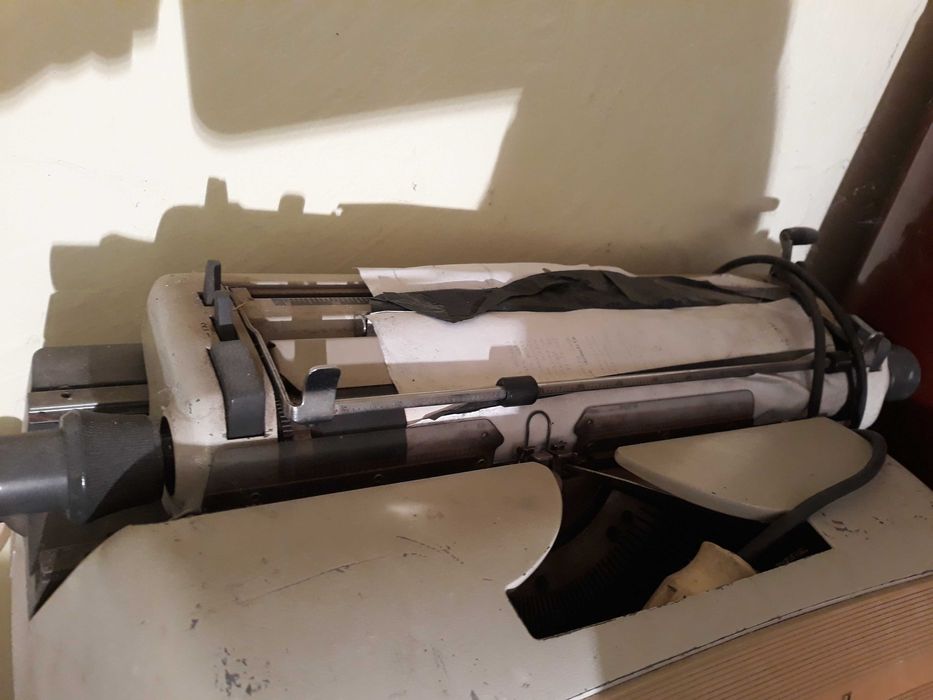 Masina de scris electrica