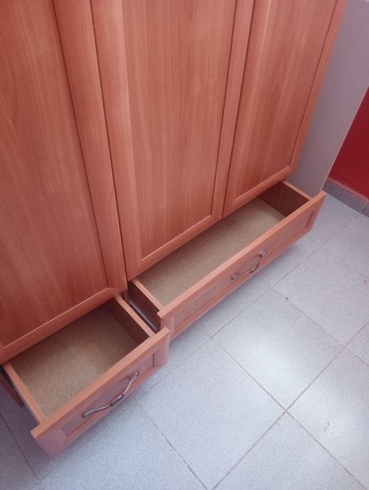 Продается шкаф трёх дверные
