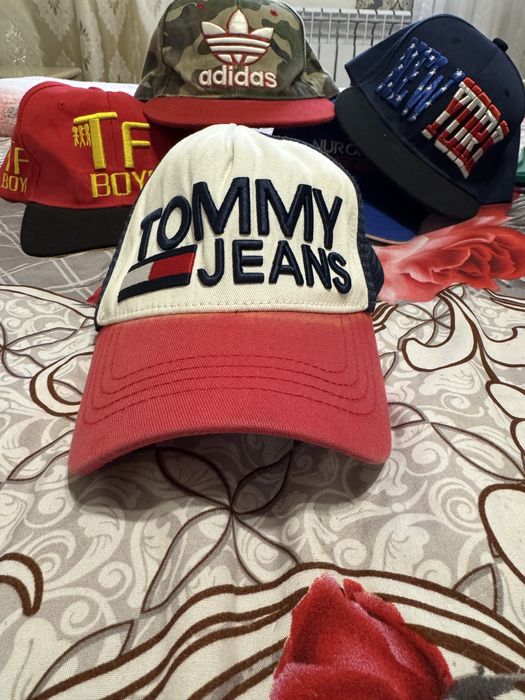 Кепки почти новые!