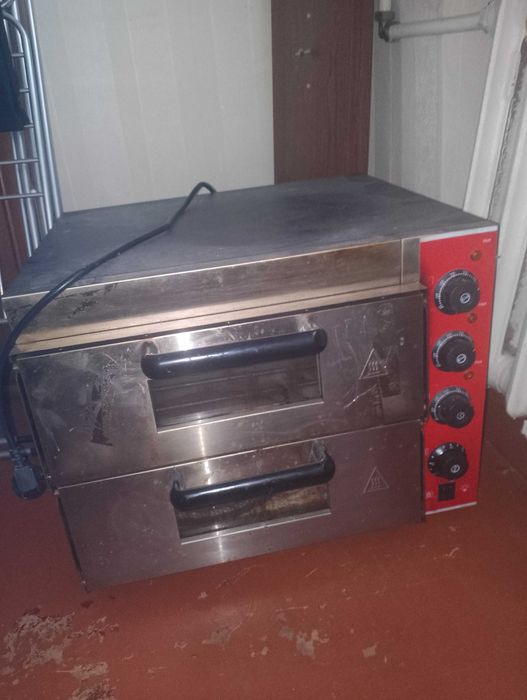 Печка для пиццы.