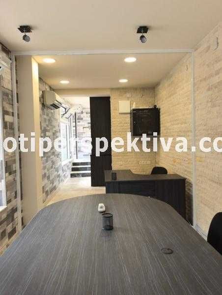 Продава се Офис в Пловдив, Център - 32 кв.м за 1957 €/кв.м - Снимка #2
